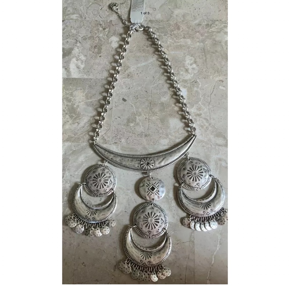 NWT KARMA BELLA Silver Tone Statement Necklace
